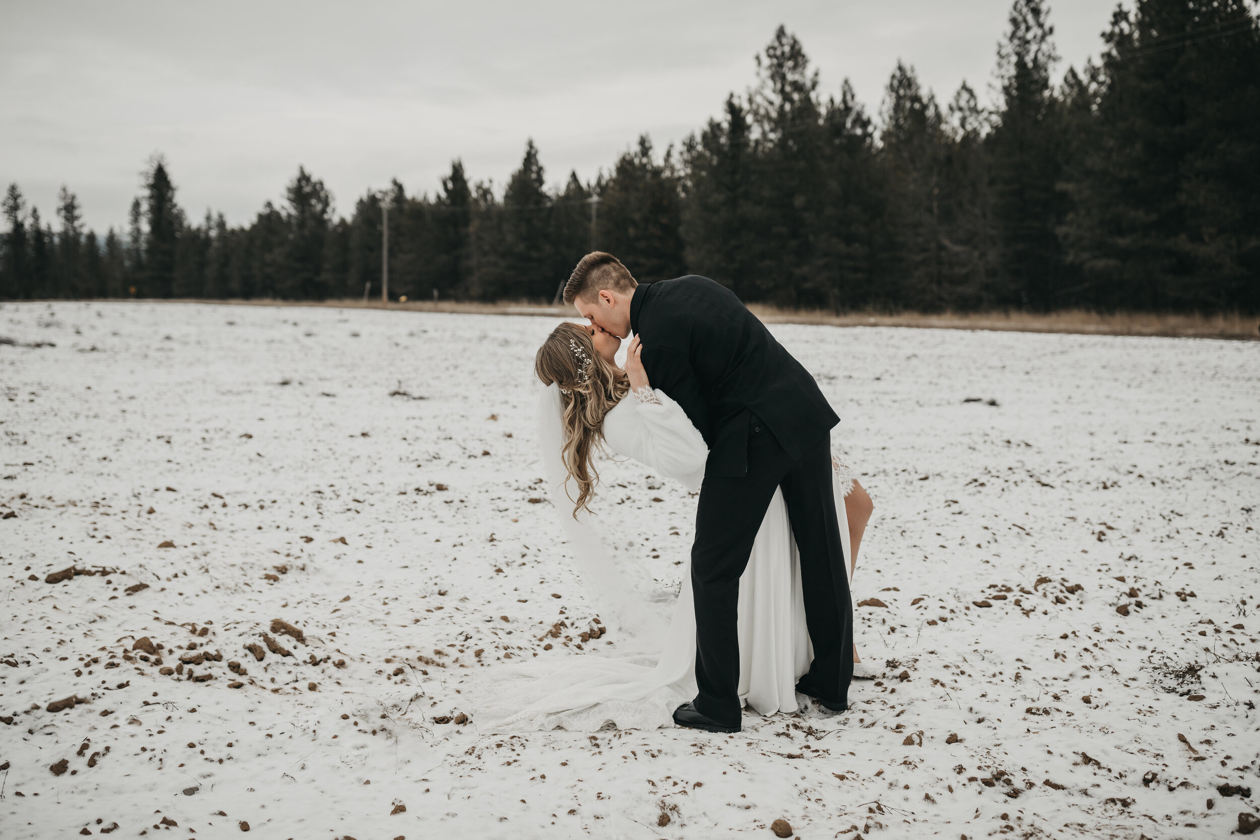 6 Reasons to Save That Winter Wedding Date!